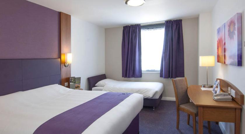 Premier Inn Basingstoke West Room photo