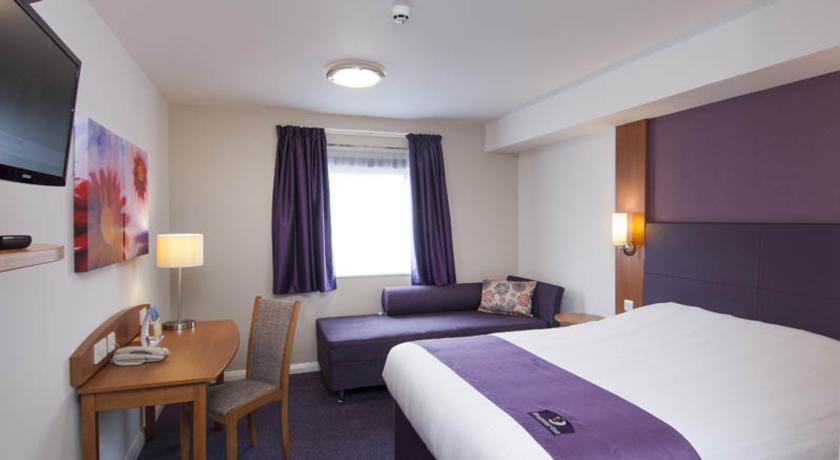 Premier Inn Basingstoke West Room photo