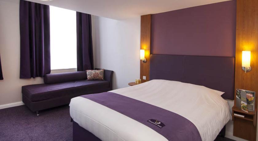 Premier Inn Basingstoke West Exterior photo