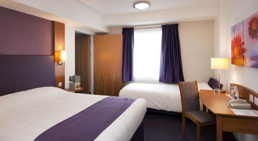 Premier Inn Basingstoke West Room photo