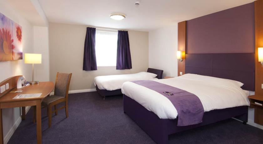Premier Inn Basingstoke West Room photo