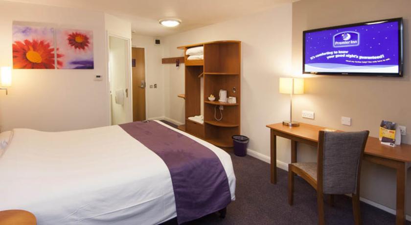 Premier Inn Basingstoke West Exterior photo
