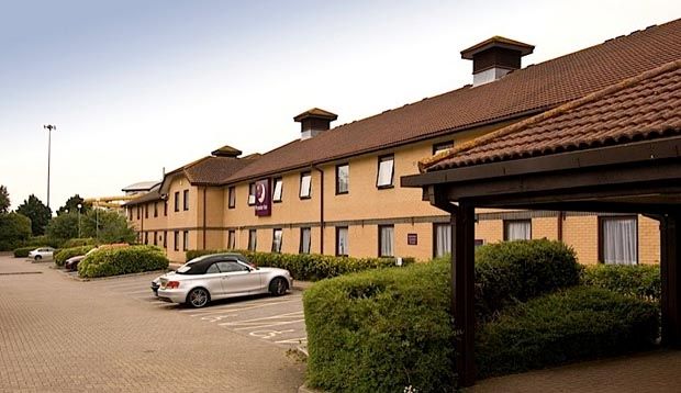 Premier Inn Basingstoke West Exterior photo